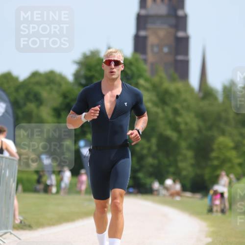 22.06.2025 - Viking Triathlon H.Heesch http://msf.ph/oto/8093315 22.06.2025 13:02:27 Laufen 229 meine-sportfotos.de