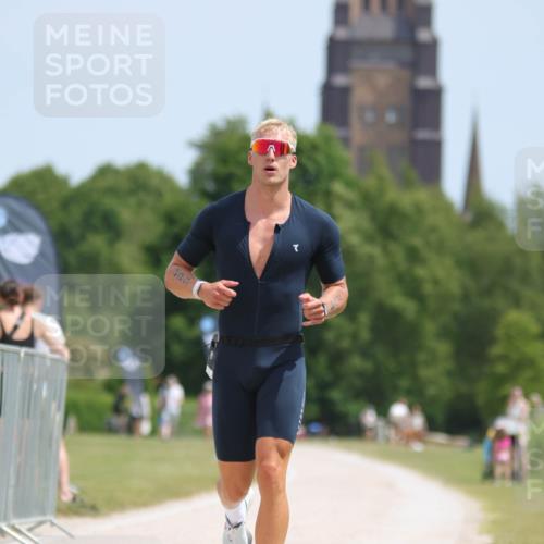 22.06.2025 - Viking Triathlon H.Heesch http://msf.ph/oto/8093327 22.06.2025 13:02:27 Laufen 229 meine-sportfotos.de