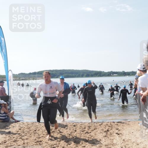 22.06.2025 - Viking Triathlon MichiJ http://msf.ph/oto/8093351 22.06.2025 10:39:35 Schwimmen 25, 29, 86, 93, 117, 138, 150, 244, 298, 324, 337, 474, 529 meine-sportfotos.de
