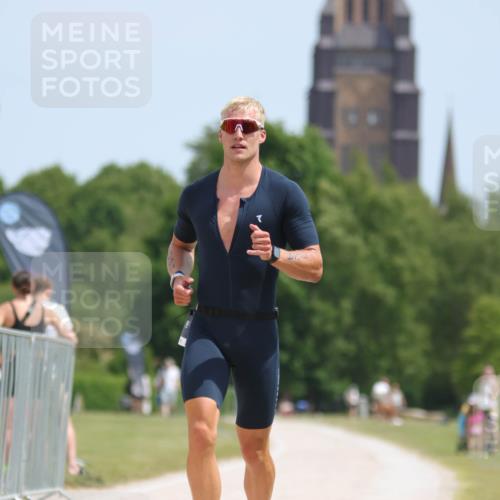 22.06.2025 - Viking Triathlon H.Heesch http://msf.ph/oto/8093356 22.06.2025 13:02:27 Laufen 229 meine-sportfotos.de