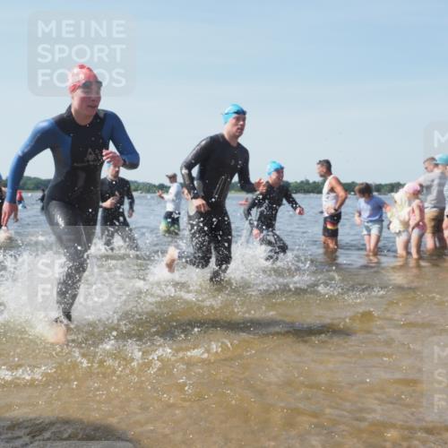 22.06.2025 - Viking Triathlon KatJ http://msf.ph/oto/8093358 22.06.2025 10:29:10 Schwimmen 7, 11, 12, 33, 152, 200, 310, 384, 458, 604, 652 meine-sportfotos.de