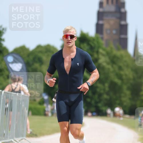 22.06.2025 - Viking Triathlon H.Heesch http://msf.ph/oto/8093370 22.06.2025 13:02:27 Laufen 229 meine-sportfotos.de