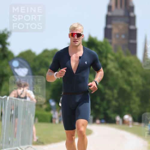 22.06.2025 - Viking Triathlon H.Heesch http://msf.ph/oto/8093379 22.06.2025 13:02:28 Laufen 229 meine-sportfotos.de