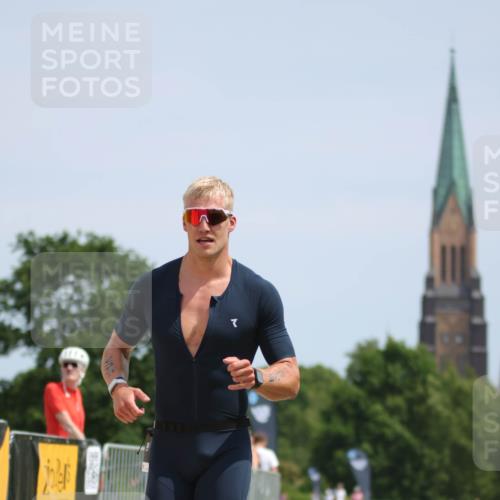 22.06.2025 - Viking Triathlon H.Heesch http://msf.ph/oto/8093394 22.06.2025 13:02:29 Laufen 229 meine-sportfotos.de