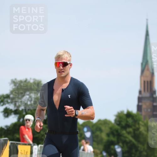22.06.2025 - Viking Triathlon H.Heesch http://msf.ph/oto/8093400 22.06.2025 13:02:29 Laufen 229 meine-sportfotos.de