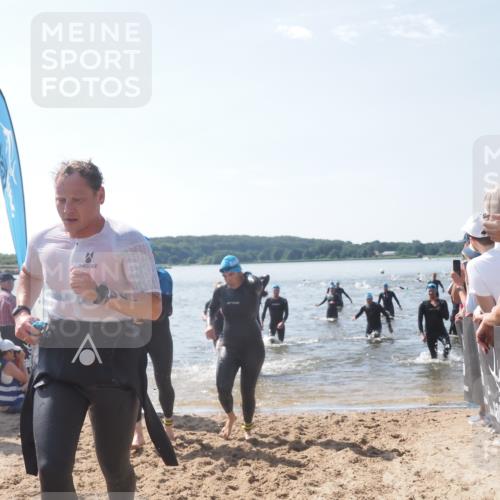 22.06.2025 - Viking Triathlon MichiJ http://msf.ph/oto/8093405 22.06.2025 10:39:36 Schwimmen 25, 29, 86, 93, 117, 138, 150, 244, 298, 324, 337, 423, 474, 529 meine-sportfotos.de