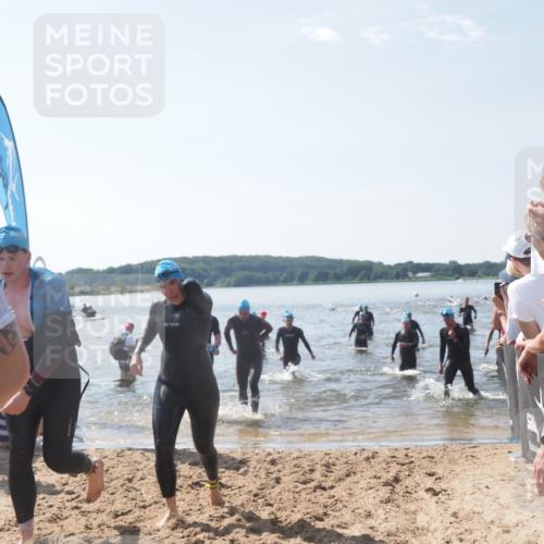 22.06.2025 - Viking Triathlon MichiJ http://msf.ph/oto/8093425 22.06.2025 10:39:37 Schwimmen 25, 29, 86, 93, 117, 138, 150, 244, 298, 324, 337, 423, 529 meine-sportfotos.de