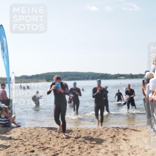 22.06.2025 - Viking Triathlon MichiJ http://msf.ph/oto/8093460 22.06.2025 10:39:40 Schwimmen 25, 29, 86, 93, 117, 138, 150, 244, 337, 423, 518, 529 meine-sportfotos.de