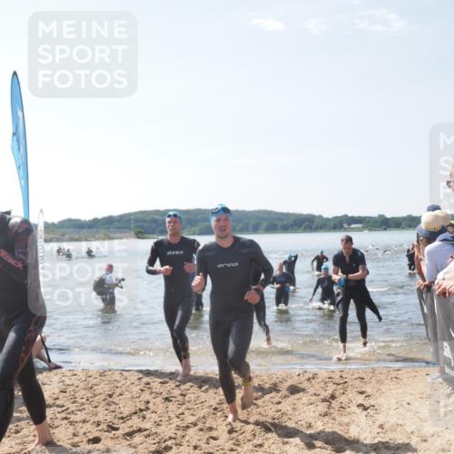 22.06.2025 - Viking Triathlon MichiJ http://msf.ph/oto/8093507 22.06.2025 10:39:42 Schwimmen 25, 29, 86, 93, 138, 244, 337, 423, 437, 518, 529 meine-sportfotos.de