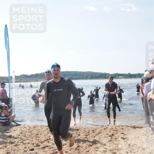 22.06.2025 - Viking Triathlon MichiJ http://msf.ph/oto/8093529 22.06.2025 10:39:43 Schwimmen 25, 29, 86, 93, 138, 244, 337, 423, 437, 518, 529 meine-sportfotos.de