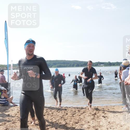 22.06.2025 - Viking Triathlon MichiJ http://msf.ph/oto/8093540 22.06.2025 10:39:44 Schwimmen 25, 29, 86, 138, 244, 337, 423, 437, 518, 529 meine-sportfotos.de