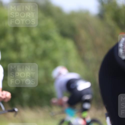 22.06.2025 - Viking Triathlon Yannick Fuchs http://msf.ph/oto/8093543 22.06.2025 11:18:21 Radfahren 63, 147, 264, 543, 612 meine-sportfotos.de