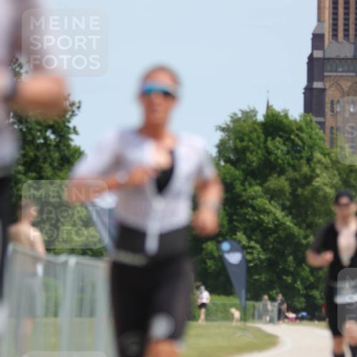 22.06.2025 - Viking Triathlon H.Heesch http://msf.ph/oto/8093555 22.06.2025 13:03:43 Laufen 30, 464, 508, 510 meine-sportfotos.de