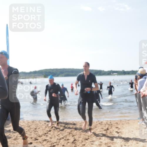 22.06.2025 - Viking Triathlon MichiJ http://msf.ph/oto/8093556 22.06.2025 10:39:44 Schwimmen 25, 29, 86, 138, 244, 337, 423, 437, 518, 529 meine-sportfotos.de