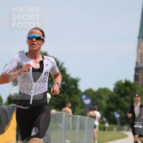 22.06.2025 - Viking Triathlon H.Heesch http://msf.ph/oto/8093571 22.06.2025 13:03:45 Laufen 30, 464, 508, 510, 602 meine-sportfotos.de