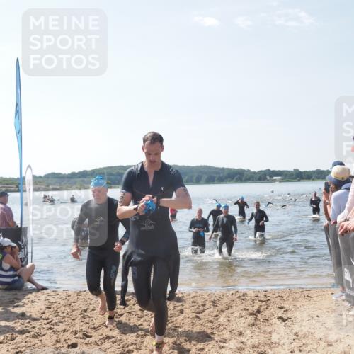 22.06.2025 - Viking Triathlon MichiJ http://msf.ph/oto/8093575 22.06.2025 10:39:45 Schwimmen 25, 29, 86, 138, 244, 423, 437, 518, 529 meine-sportfotos.de