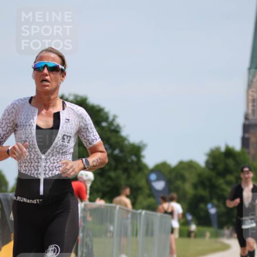 22.06.2025 - Viking Triathlon H.Heesch http://msf.ph/oto/8093578 22.06.2025 13:03:45 Laufen 30, 464, 508, 510, 602 meine-sportfotos.de