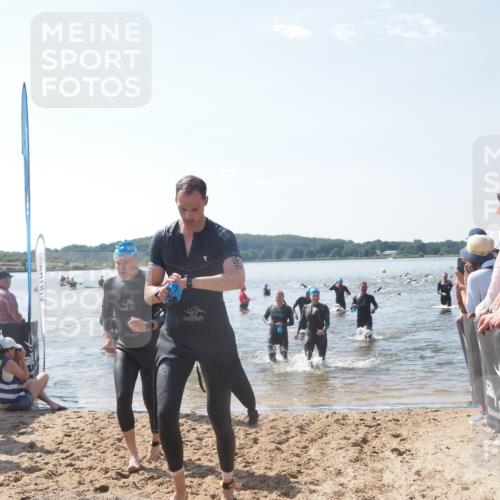 22.06.2025 - Viking Triathlon MichiJ http://msf.ph/oto/8093585 22.06.2025 10:39:45 Schwimmen 25, 29, 86, 138, 244, 423, 437, 518, 529 meine-sportfotos.de