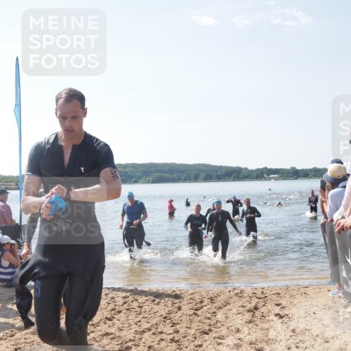 22.06.2025 - Viking Triathlon MichiJ http://msf.ph/oto/8093599 22.06.2025 10:39:46 Schwimmen 25, 29, 86, 138, 244, 423, 437, 518, 529 meine-sportfotos.de