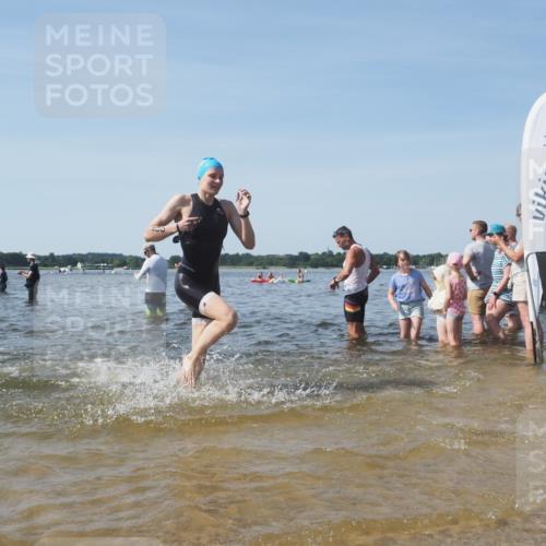 22.06.2025 - Viking Triathlon KatJ http://msf.ph/oto/8093613 22.06.2025 10:29:13 Schwimmen 7, 11, 12, 30, 33, 152, 200, 310, 458, 604, 652 meine-sportfotos.de