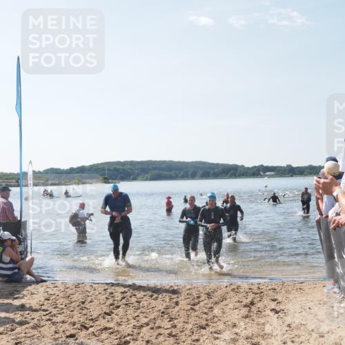 22.06.2025 - Viking Triathlon MichiJ http://msf.ph/oto/8093621 22.06.2025 10:39:47 Schwimmen 25, 29, 86, 244, 283, 423, 437, 518 meine-sportfotos.de