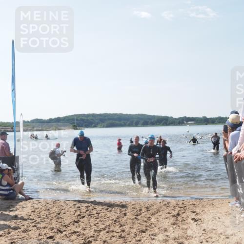 22.06.2025 - Viking Triathlon MichiJ http://msf.ph/oto/8093626 22.06.2025 10:39:47 Schwimmen 25, 29, 86, 244, 283, 423, 437, 518 meine-sportfotos.de
