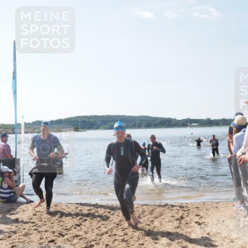 22.06.2025 - Viking Triathlon MichiJ http://msf.ph/oto/8093673 22.06.2025 10:39:49 Schwimmen 25, 29, 86, 244, 283, 423, 437, 518 meine-sportfotos.de