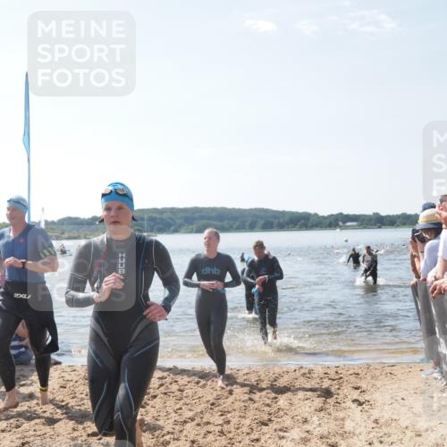 22.06.2025 - Viking Triathlon MichiJ http://msf.ph/oto/8093710 22.06.2025 10:39:50 Schwimmen 25, 29, 86, 244, 283, 423, 437, 518 meine-sportfotos.de