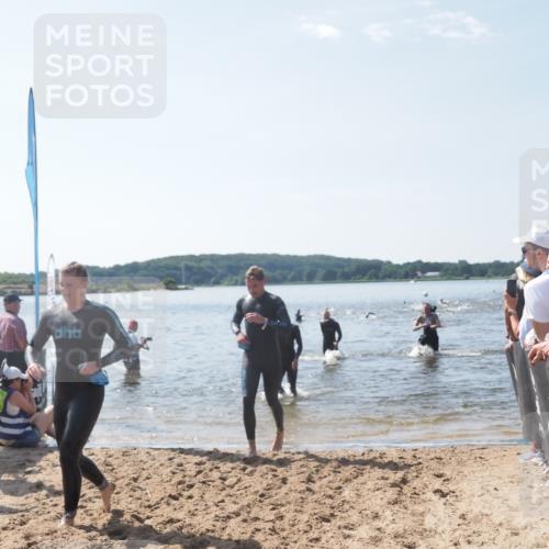 22.06.2025 - Viking Triathlon MichiJ http://msf.ph/oto/8093747 22.06.2025 10:39:51 Schwimmen 25, 29, 244, 283, 423, 437, 518 meine-sportfotos.de