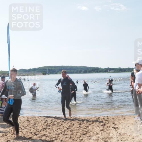 22.06.2025 - Viking Triathlon MichiJ http://msf.ph/oto/8093753 22.06.2025 10:39:51 Schwimmen 25, 29, 244, 283, 423, 437, 518 meine-sportfotos.de