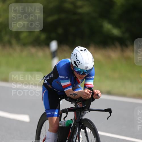 22.06.2025 - Viking Triathlon Yannick Fuchs http://msf.ph/oto/8093819 22.06.2025 11:19:04 Radfahren 4, 137, 190, 353, 374, 515, 527, 641 meine-sportfotos.de