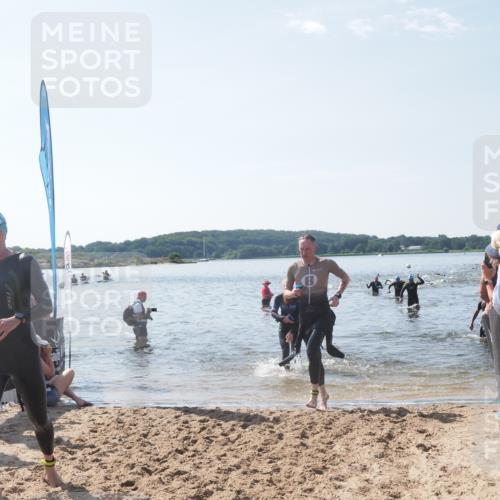 22.06.2025 - Viking Triathlon MichiJ http://msf.ph/oto/8093890 22.06.2025 10:39:58 Schwimmen 283, 437, 518, 538 meine-sportfotos.de