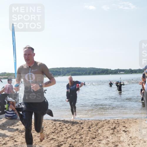 22.06.2025 - Viking Triathlon MichiJ http://msf.ph/oto/8094022 22.06.2025 10:40:00 Schwimmen 248, 283, 437, 518, 538 meine-sportfotos.de