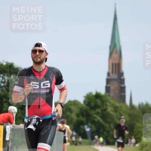 22.06.2025 - Viking Triathlon H.Heesch http://msf.ph/oto/8094025 22.06.2025 13:04:00 Laufen 193, 214, 330 meine-sportfotos.de