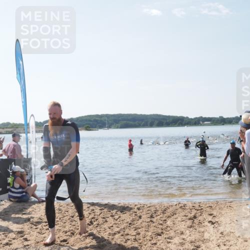 22.06.2025 - Viking Triathlon MichiJ http://msf.ph/oto/8094147 22.06.2025 10:40:02 Schwimmen 248, 283, 437, 538 meine-sportfotos.de