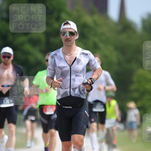 22.06.2025 - Viking Triathlon H.Heesch http://msf.ph/oto/8094185 22.06.2025 13:04:25 Laufen 1, 435, 527, 536, 654 meine-sportfotos.de