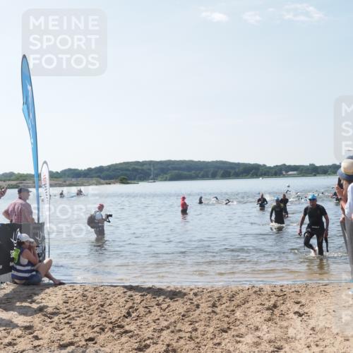 22.06.2025 - Viking Triathlon MichiJ http://msf.ph/oto/8094212 22.06.2025 10:40:03 Schwimmen 248, 283, 437, 538 meine-sportfotos.de