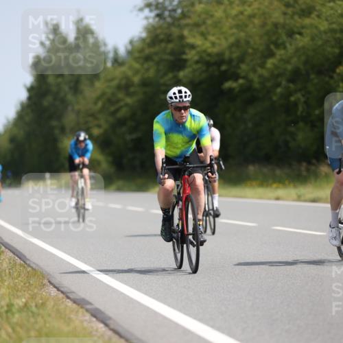22.06.2025 - Viking Triathlon Yannick Fuchs http://msf.ph/oto/8094391 22.06.2025 11:19:51 Radfahren 17, 62, 100, 116, 224, 226, 278, 350, 402, 457, 520, 623, 640 meine-sportfotos.de