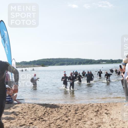 22.06.2025 - Viking Triathlon MichiJ http://msf.ph/oto/8094514 22.06.2025 10:40:21 Schwimmen 228, 254, 291, 375, 379, 385, 394, 487, 511, 517, 553 meine-sportfotos.de