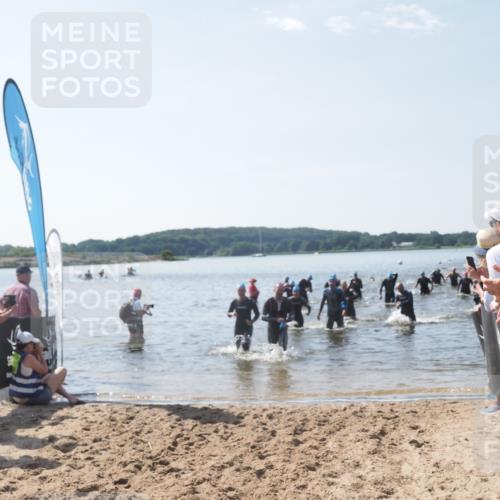 22.06.2025 - Viking Triathlon MichiJ http://msf.ph/oto/8094533 22.06.2025 10:40:21 Schwimmen 228, 254, 291, 375, 379, 385, 394, 487, 511, 517, 553 meine-sportfotos.de
