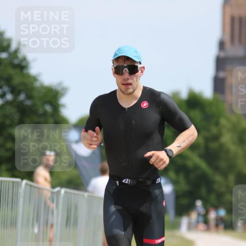 22.06.2025 - Viking Triathlon H.Heesch http://msf.ph/oto/8094535 22.06.2025 13:05:05 Laufen 87 meine-sportfotos.de