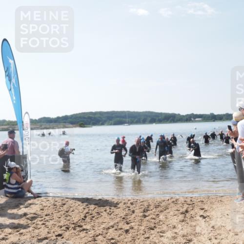 22.06.2025 - Viking Triathlon MichiJ http://msf.ph/oto/8094539 22.06.2025 10:40:22 Schwimmen 44, 228, 254, 291, 375, 379, 385, 394, 487, 511, 517, 553 meine-sportfotos.de