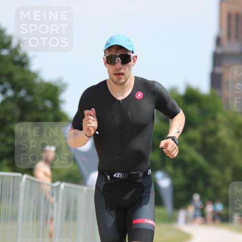 22.06.2025 - Viking Triathlon H.Heesch http://msf.ph/oto/8094544 22.06.2025 13:05:05 Laufen 87 meine-sportfotos.de