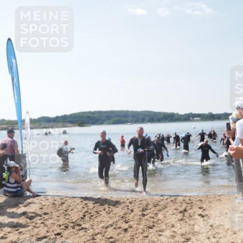 22.06.2025 - Viking Triathlon MichiJ http://msf.ph/oto/8094550 22.06.2025 10:40:24 Schwimmen 44, 228, 254, 275, 291, 375, 379, 385, 394, 487, 511, 514, 517, 553, 556 meine-sportfotos.de