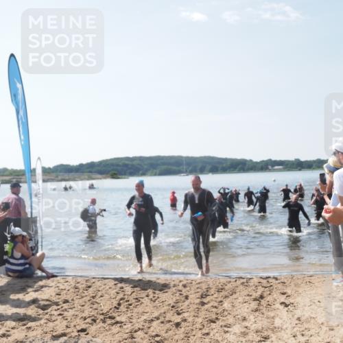 22.06.2025 - Viking Triathlon MichiJ http://msf.ph/oto/8094570 22.06.2025 10:40:24 Schwimmen 44, 228, 254, 275, 291, 375, 379, 385, 394, 487, 511, 514, 517, 553, 556 meine-sportfotos.de