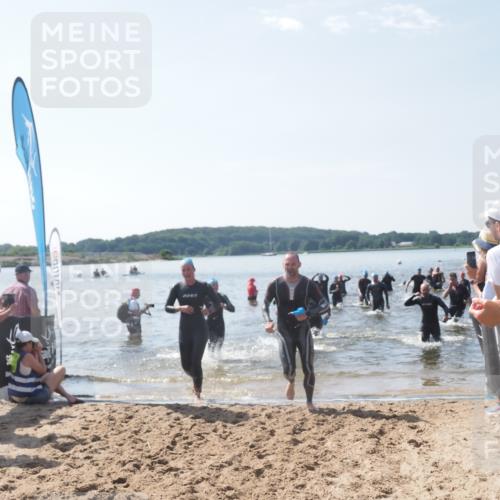 22.06.2025 - Viking Triathlon MichiJ http://msf.ph/oto/8094589 22.06.2025 10:40:25 Schwimmen 44, 228, 254, 275, 291, 375, 379, 385, 394, 487, 511, 514, 517, 553, 556, 644 meine-sportfotos.de