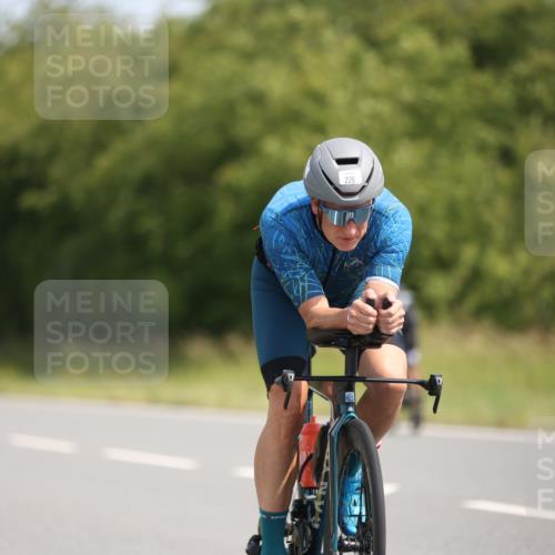 22.06.2025 - Viking Triathlon Yannick Fuchs http://msf.ph/oto/8094596 22.06.2025 11:19:57 Radfahren 48, 53, 100, 116, 224, 226, 273, 350, 355, 402, 623, 640 meine-sportfotos.de