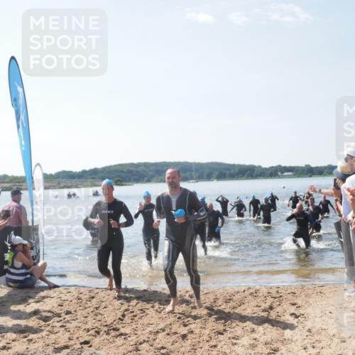 22.06.2025 - Viking Triathlon MichiJ http://msf.ph/oto/8094627 22.06.2025 10:40:26 Schwimmen 44, 228, 254, 275, 291, 325, 375, 379, 385, 394, 487, 511, 514, 517, 553, 556, 644, 657 meine-sportfotos.de