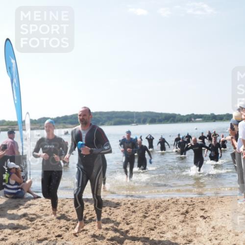22.06.2025 - Viking Triathlon MichiJ http://msf.ph/oto/8094650 22.06.2025 10:40:26 Schwimmen 44, 228, 254, 275, 291, 325, 375, 379, 385, 394, 487, 511, 514, 517, 553, 556, 644, 657 meine-sportfotos.de