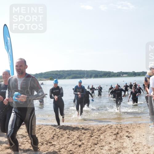 22.06.2025 - Viking Triathlon MichiJ http://msf.ph/oto/8094678 22.06.2025 10:40:27 Schwimmen 44, 228, 254, 275, 291, 325, 375, 379, 385, 394, 487, 511, 514, 517, 553, 556, 644, 657 meine-sportfotos.de